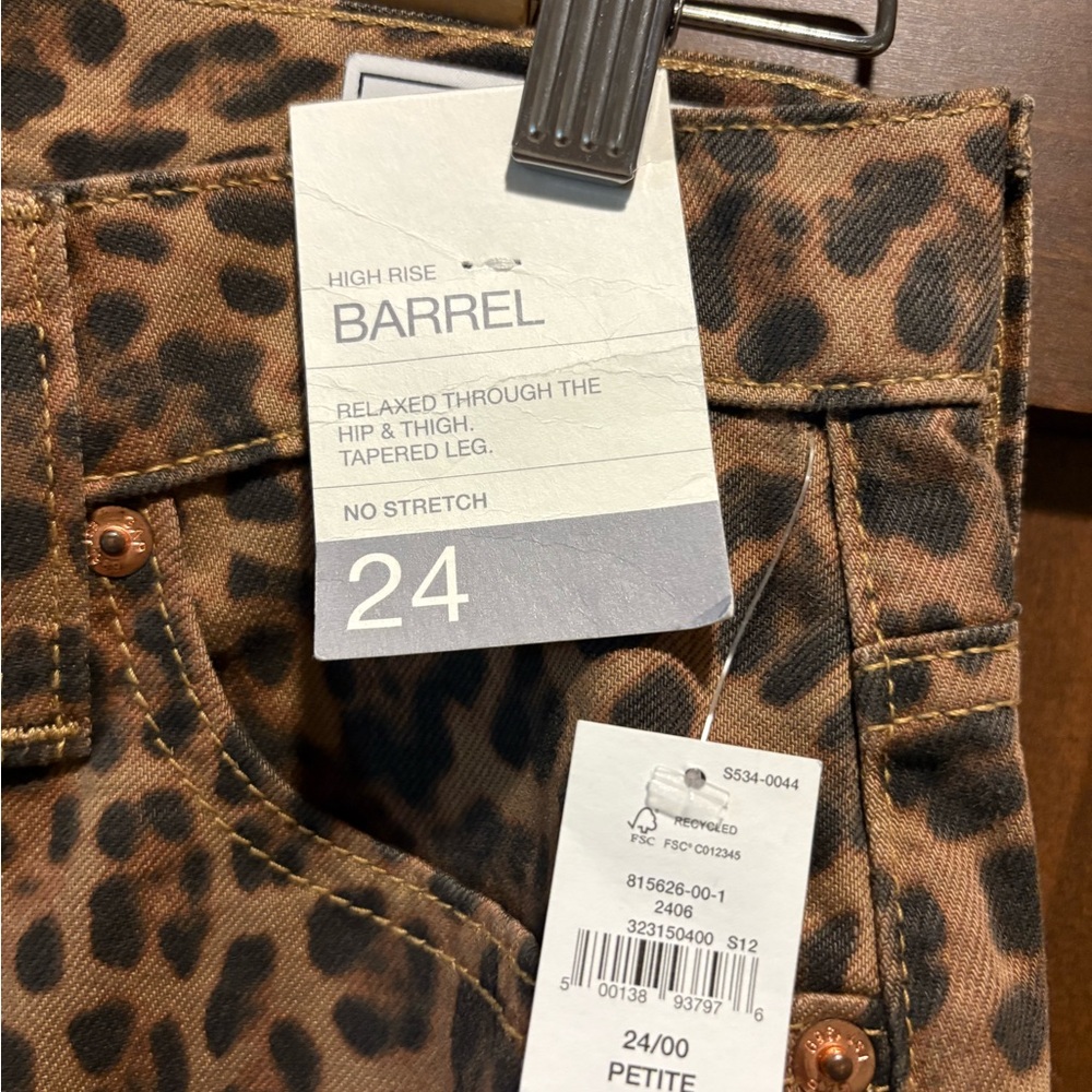 GAP High-Rise Barrel Jeans in Brown Leopard Print